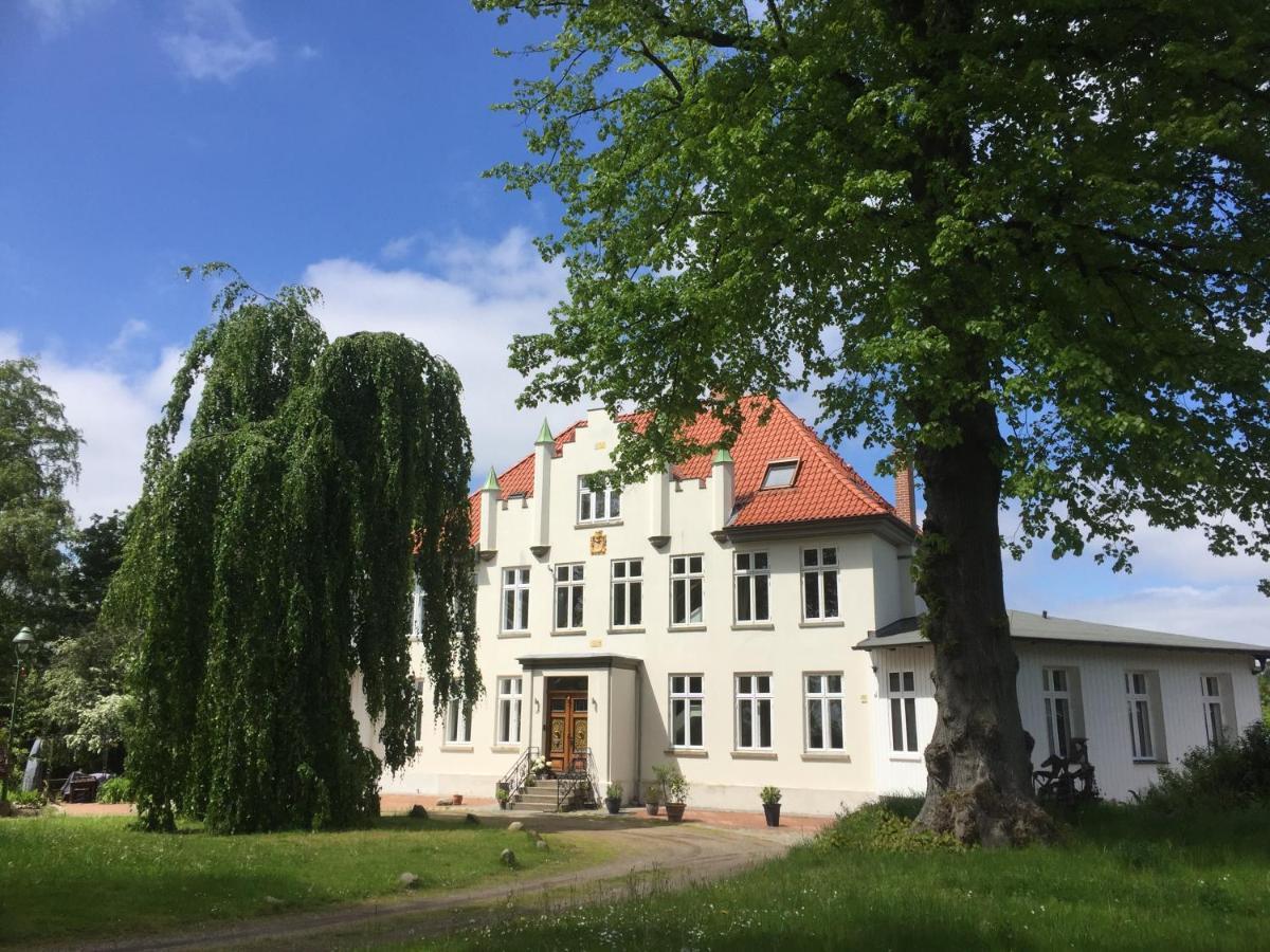 Herrenhaus Hohewarte Lubeck Exterior photo